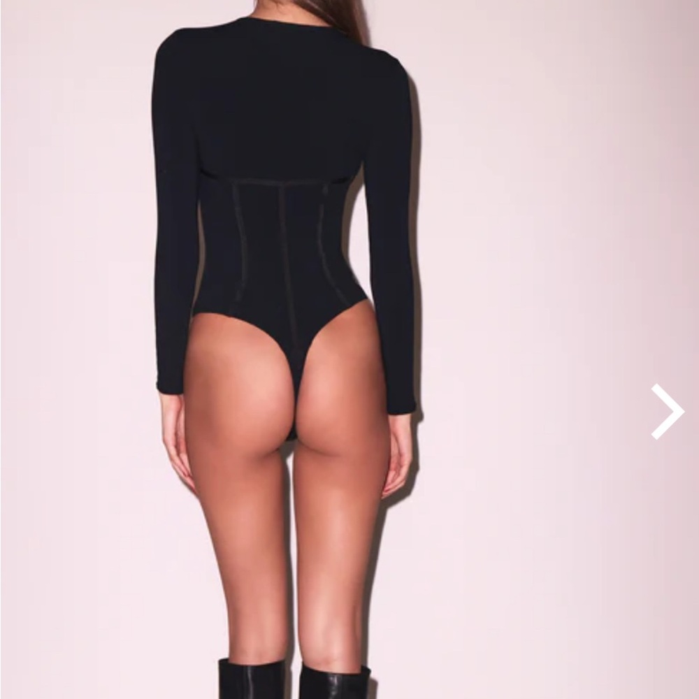 Fleur du mal  —-  Elegant Black Long Sleeve Women's Top - Picture 2 of 4